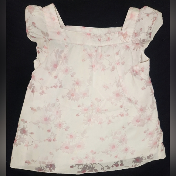 Kids clothes! Girls sz 6 skirt outfit, sz 6/6x distressed denim shorts - Picture 3 of 7